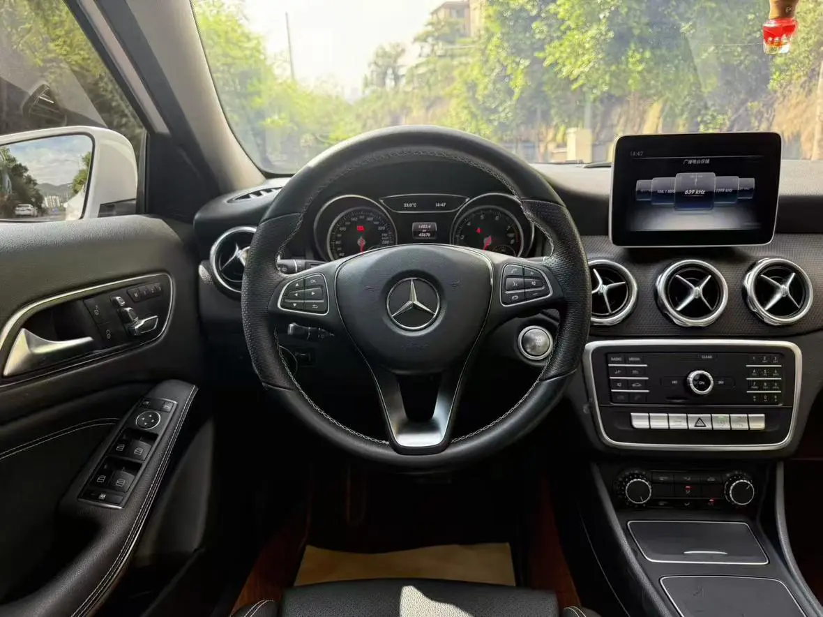 Mercedes-Benz Mercedes-Benz GLA GLA 200 fashion type