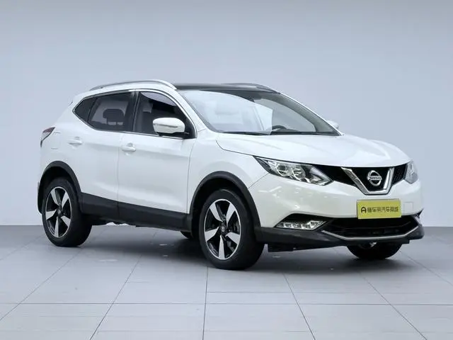 Nissan Qashqai 2.0L CVT Deluxe Edition Country V