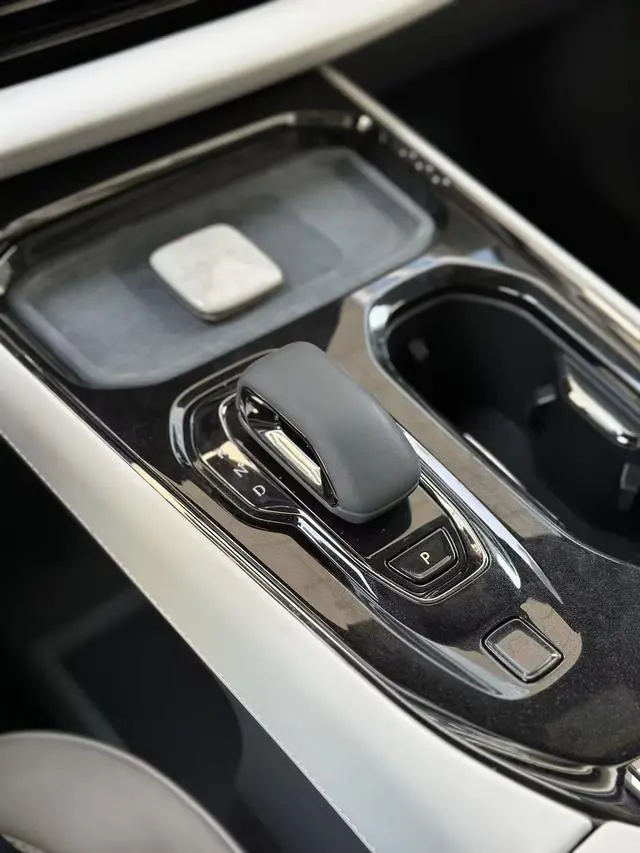 ZEEKR ZEEKR 009 Seven-seater aisle version four-wheel drive 108kWh