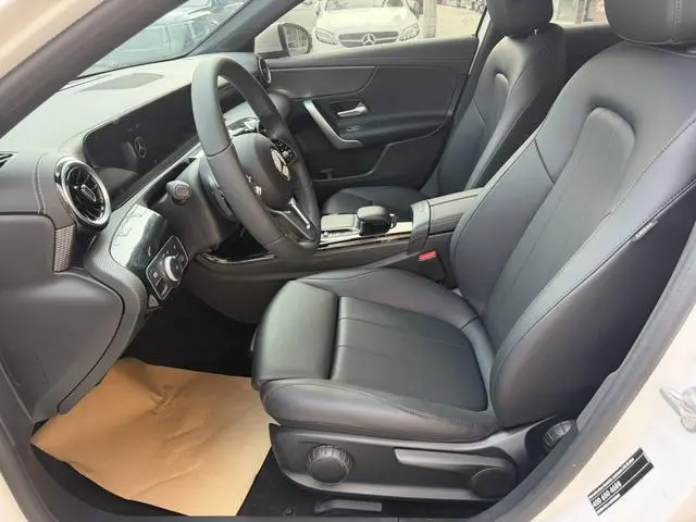 Mercedes-Benz Mercedes-Benz A-class Facelift A 200 L sports sedan fashion version