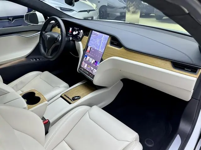 Tesla Model S Long battery life version