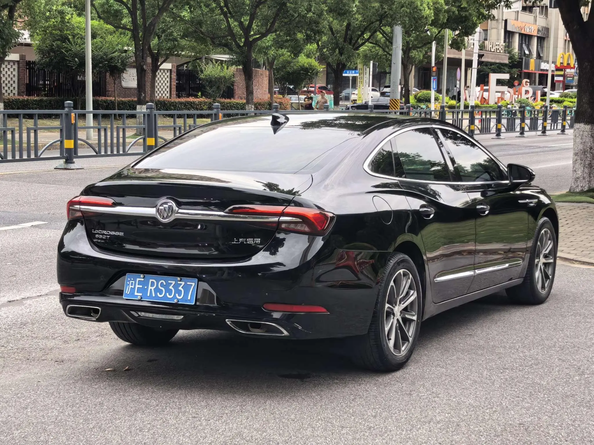Buick Lacrosse 652T luxury