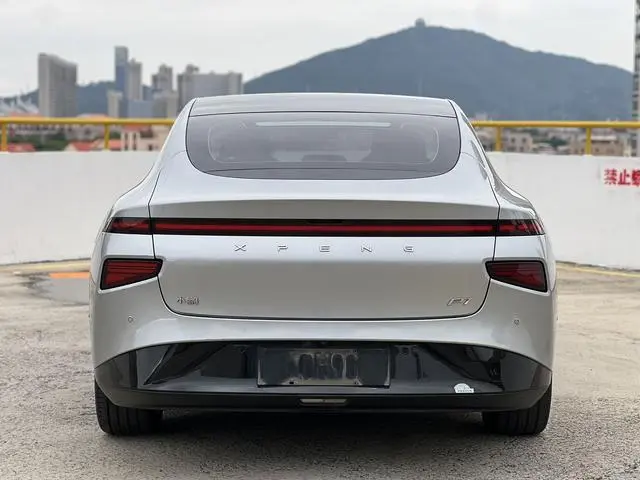 Xpeng Xiaopeng P7 586E