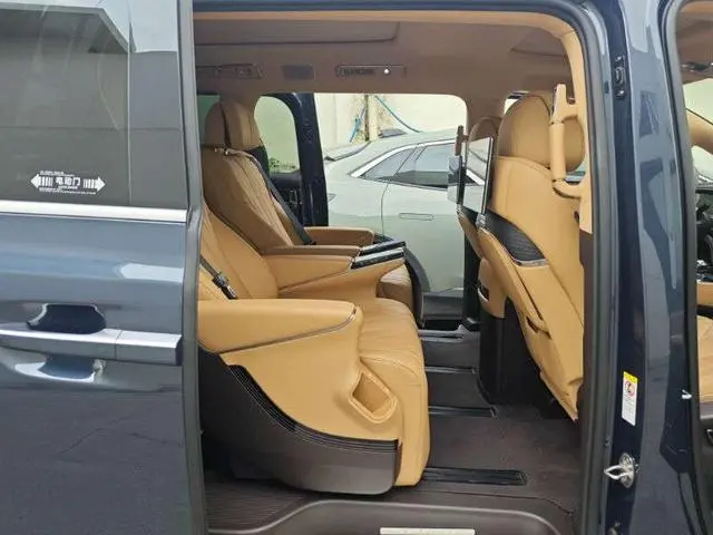 Denza Denza D9 DM Smart driving version 1020 four-wheel drive flagship model