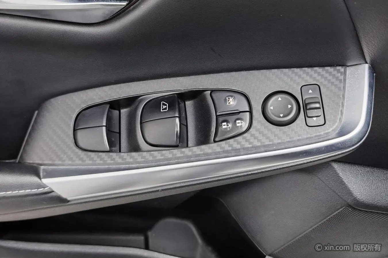 Nissan Xuan Yi 1.6L XL CVT Enjoy Edition