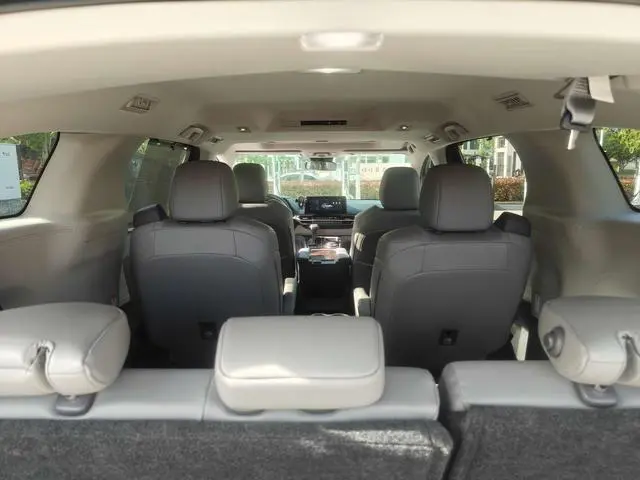TOYOTA Grevia Smart electric hybrid dual engine 2.5L two-wheel drive comfort version