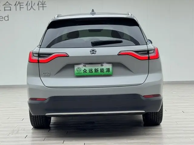 NIO NIO ES8 Founding Edition
