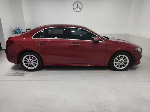 Mercedes-Benz Mercedes-Benz A-class A 200 L sports sedan fashion Version