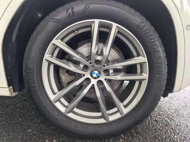 BMW BMW X4 xDrive25i M sports suit