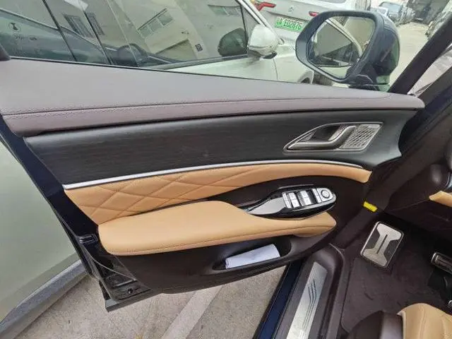 Denza Denza D9 DM Smart driving version 1020 four-wheel drive flagship model