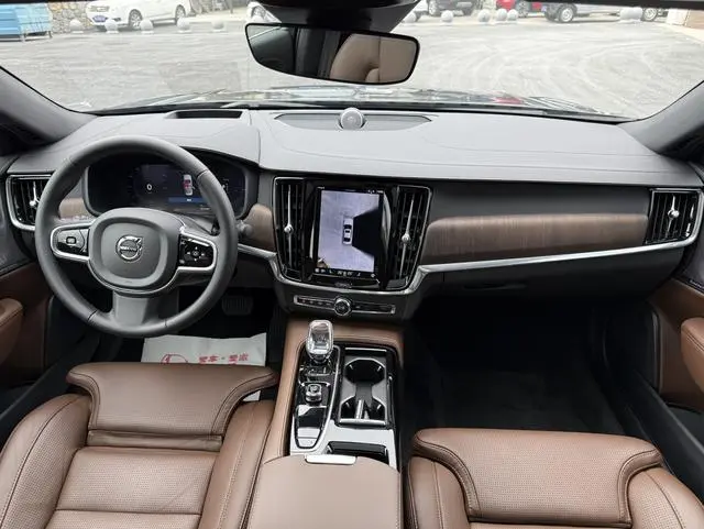 Volvo Volvo S90 PHEV T8 four-wheel drive long battery life Zhiya Deluxe Edition