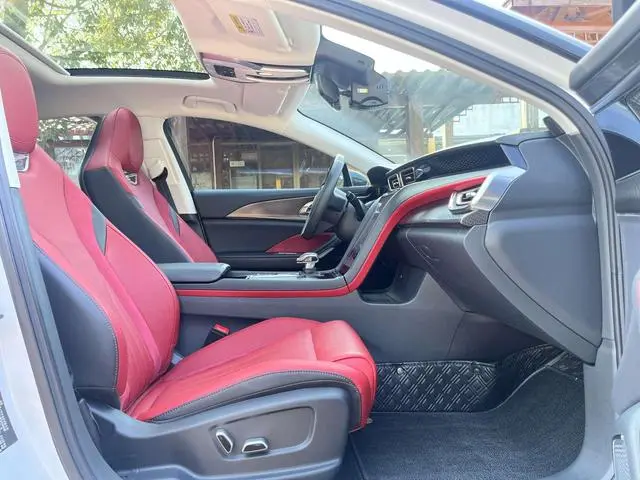 Hongqi Hongqi H6 2.0T Zhiyi Edition