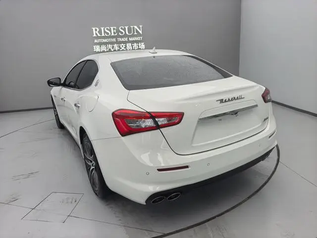 Maserati Ghibli 3.0T 350Hp standard version Country V