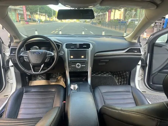 Ford Mondeo EcoBoost 180 fashion type