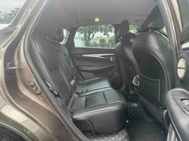 Infiniti Infiniti QX50 2.0T four-wheel drive smart version