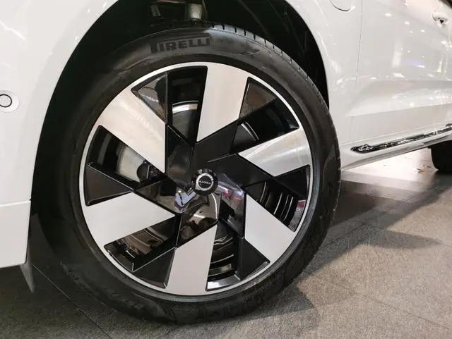 Volvo Volvo XC60 PHEV T8 four-wheel drive long battery life Zhiyuan Deluxe Edition