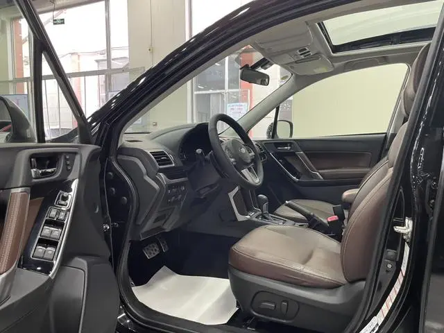 Subaru FORESTER Forester 2.5i Premium Navigation Version
