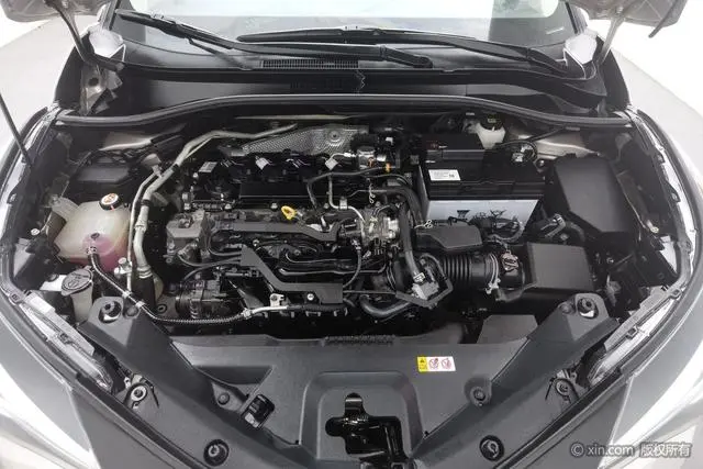 TOYOTA Toyota C-HR 2.0L Deluxe Edition
