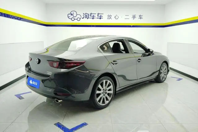 Mazda Mazda 3 Angkesaila 2.0L automatic premium version