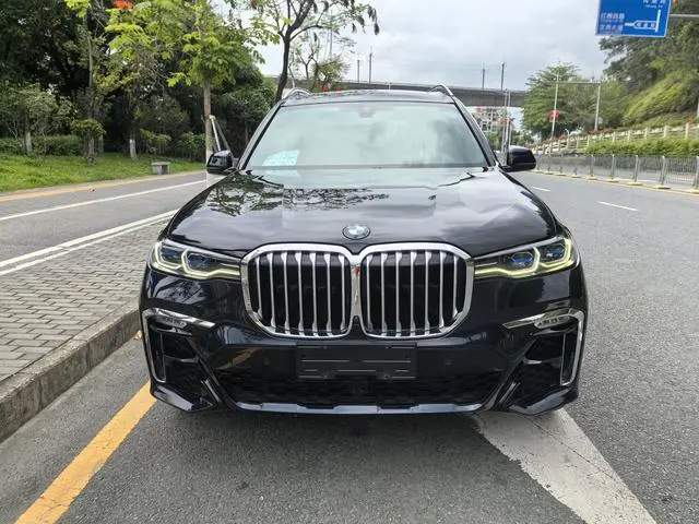 BMW BMW X7 xDrive40i Exclusive M Sports Suit