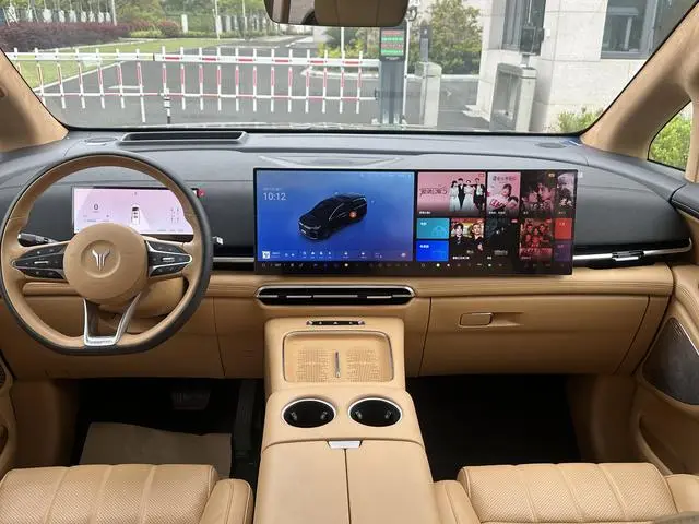 VOYAH Lantu Dreamer PHEV Four-wheel drive flagship Kunpeng Edition