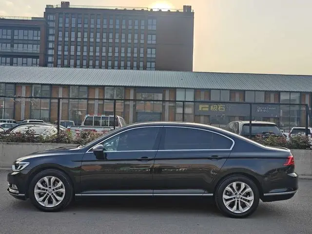 Volkswagen Magotan 330TSI DSG luxury Country V