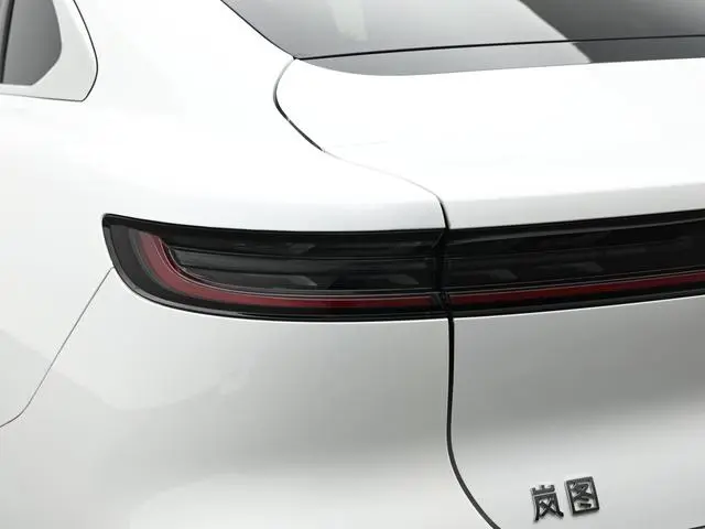 VOYAH Lantu chasing light PHEV Ultra-long battery life, four-wheel drive ultimate edition