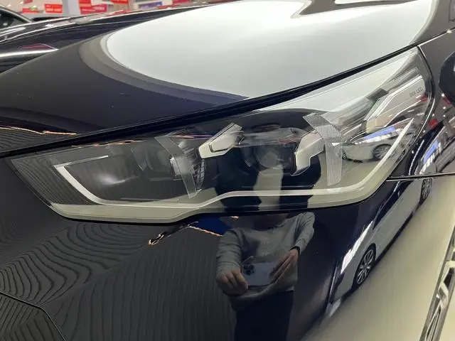 BMW BMW i5 eDrive40L M sports suit