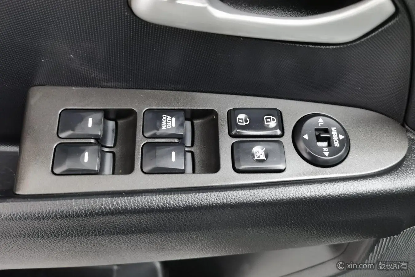 Kia Smart running 2.0L automatic two-wheel drive version GL