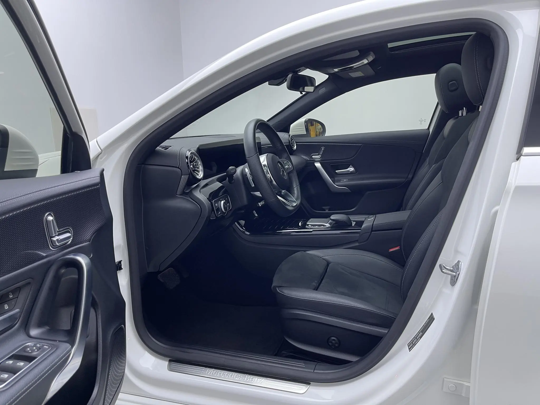 Mercedes-Benz Mercedes-Benz A-class A 200 L sports sedan fashion Version