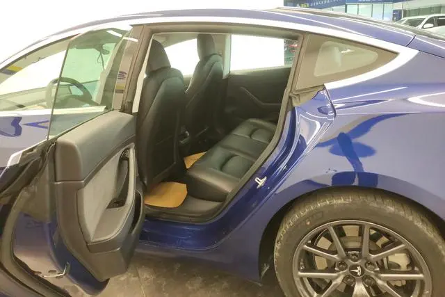 Tesla Model 3 Upgraded version of standard battery life rear drive