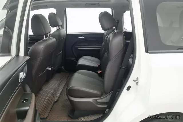 GAC Trumpchi M6 270T automatic Premium Edition 7-seater Country VI