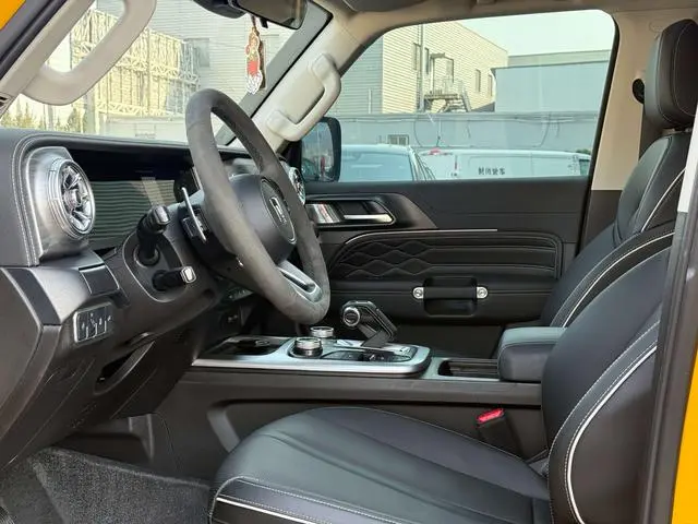 Tank Tank 300 Border Limited Edition