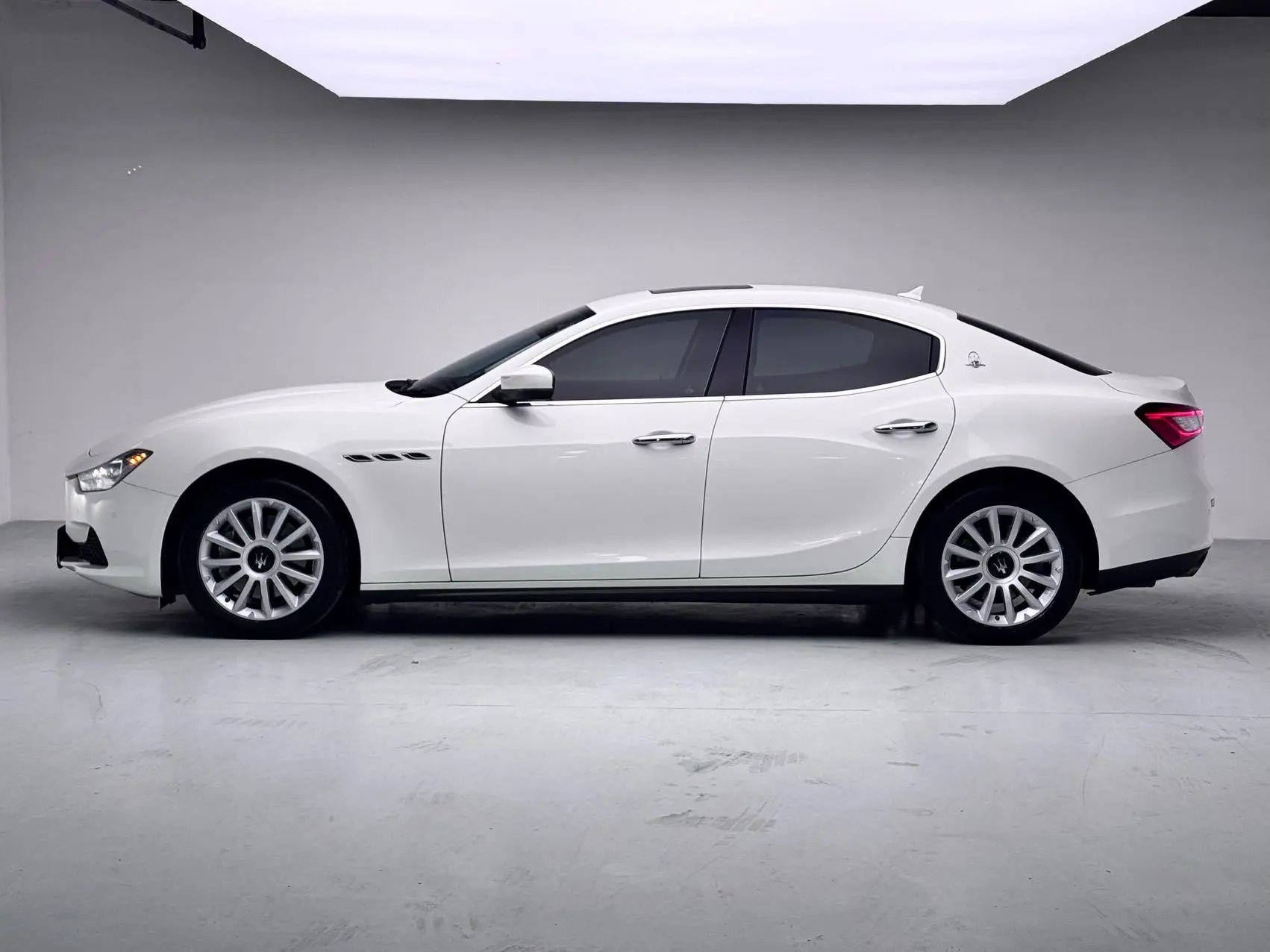 Maserati Ghibli 3.0T Standard Edition