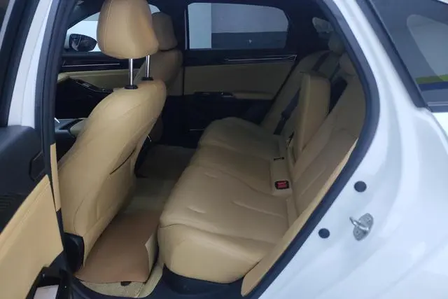 Geely Galaxy Galaxy L6 1.5T DHT 125km Starship