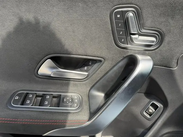 Mercedes-Benz Mercedes-Benz CLA CLA 200 four-door coupe