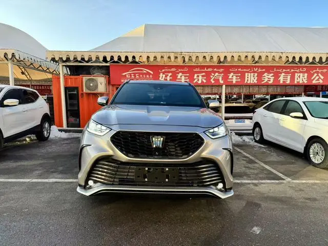TOYOTA Crown Lufang 2.5L HEV four-wheel drive Deluxe Edition