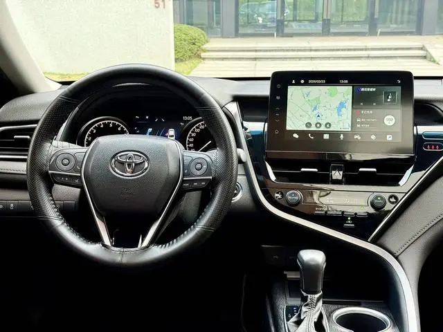 TOYOTA Camry 2.0G Deluxe Edition