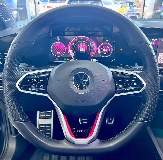 Volkswagen Golf GTI 380TSI DSG GTI