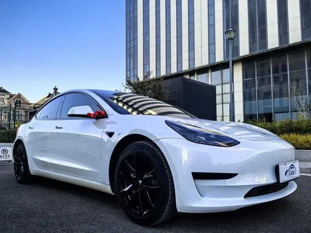 Tesla Model 3 Upgraded version of standard battery life rear drive