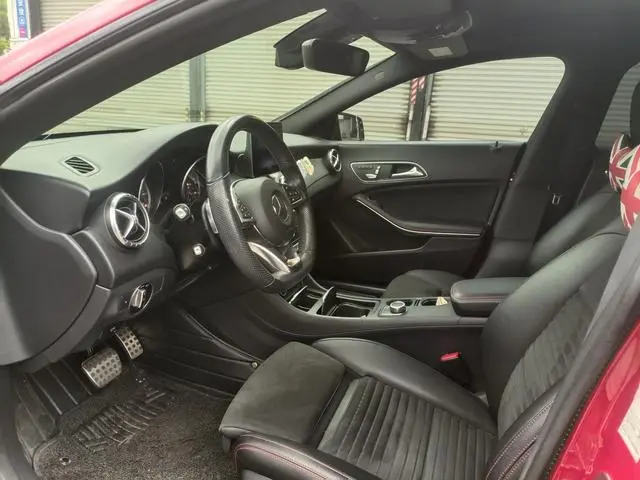 Mercedes-Benz Mercedes-Benz CLA CLA 220 4MATIC