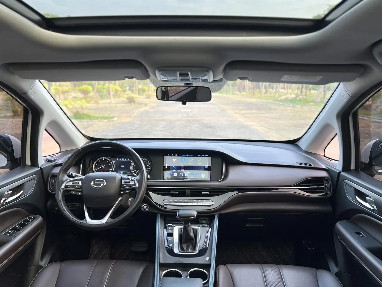 GAC Trumpchi M6 270T automatic Premium Edition 7-seater Country V