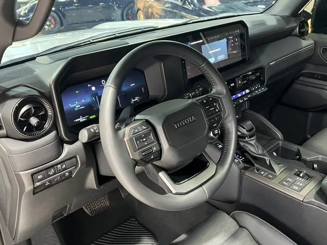 TOYOTA Prado 2.4T dual-engine Hummer WX version 6-seater