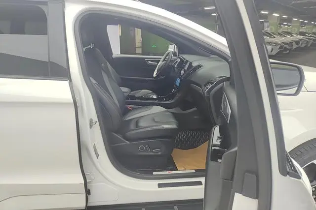 Ford Sharp World EcoBoost 245 two-wheel drive ST-Line 5 seats