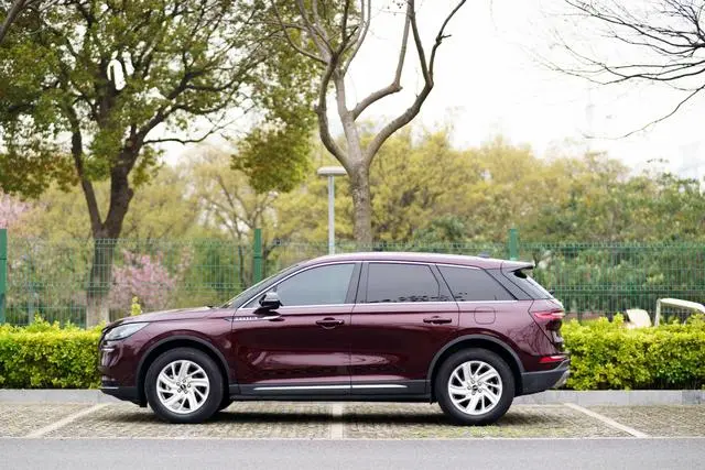 Lincoln Adventurer 2.0T two-wheel drive Zunyue Edition
