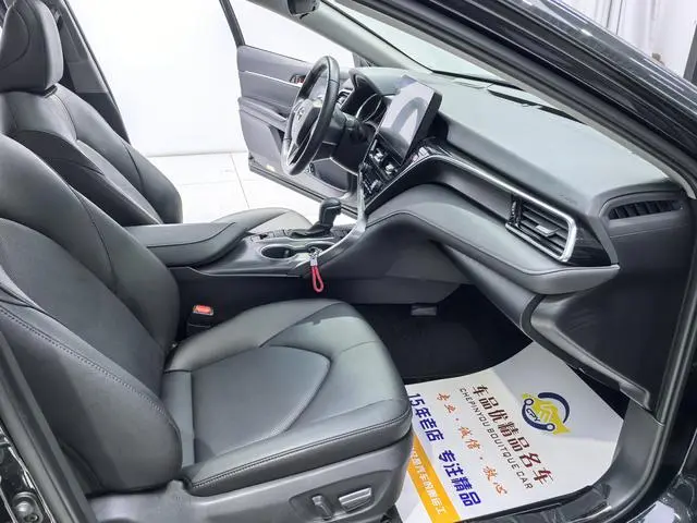 TOYOTA Camry 2.0G Deluxe Edition