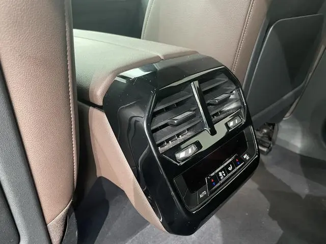 BMW BMW iX xDrive40