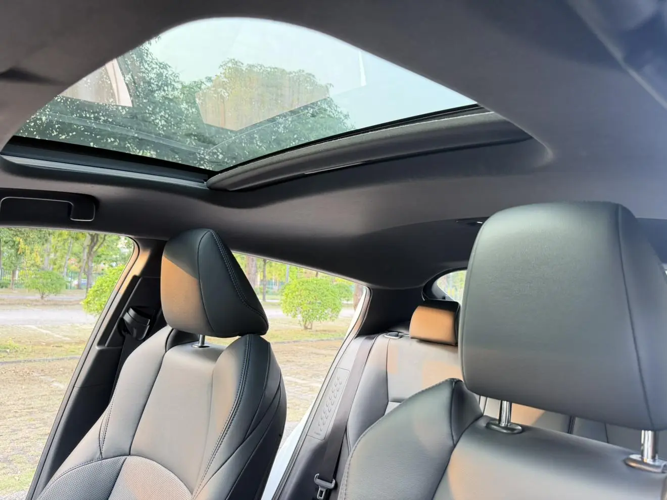 TOYOTA Toyota C-HR 2.0L Deluxe Edition