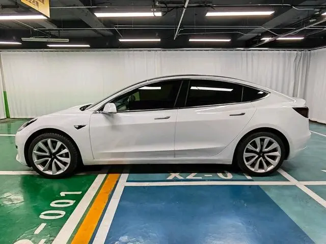 Tesla Model 3 Upgraded version of standard battery life rear drive