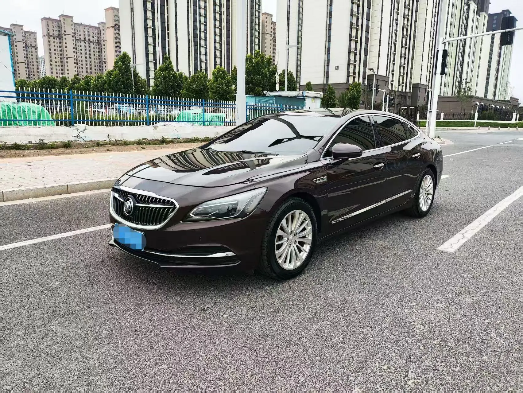 Buick Lacrosse 28T Elite type